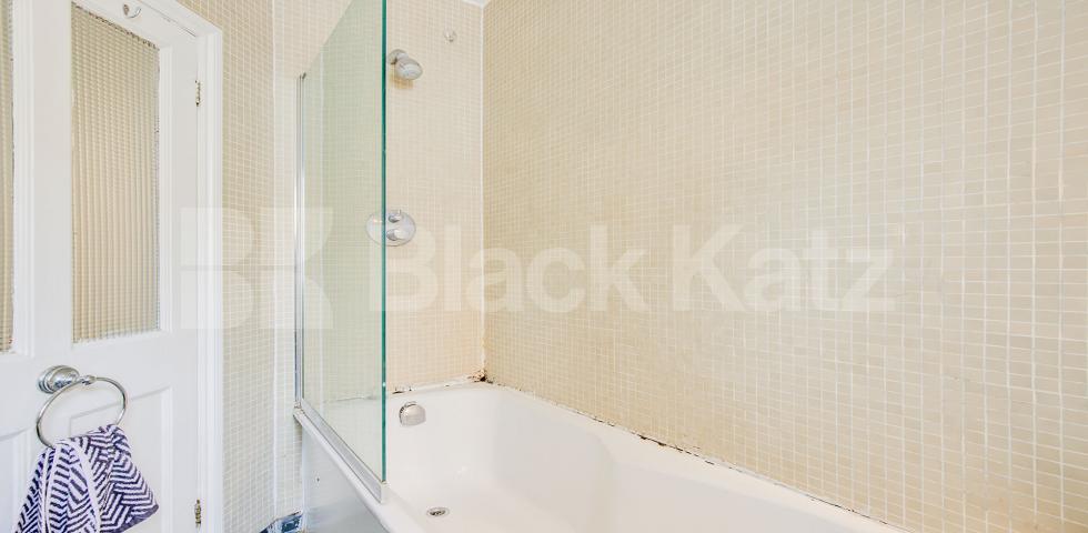 			2 Bedroom, 1 bath, 1 reception Flat			 Ormiston Grove, SHEPHERDS BUSH